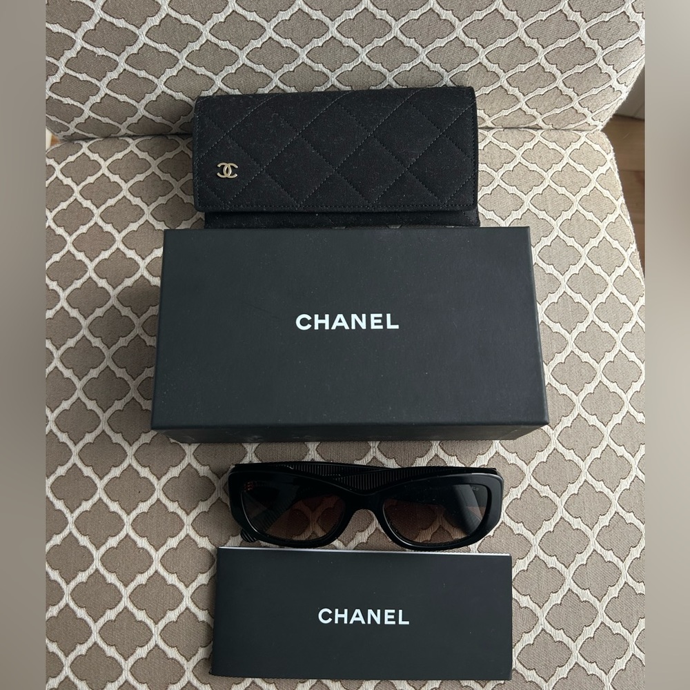 Chanel sunglasses MINT CONDITION 🕶️